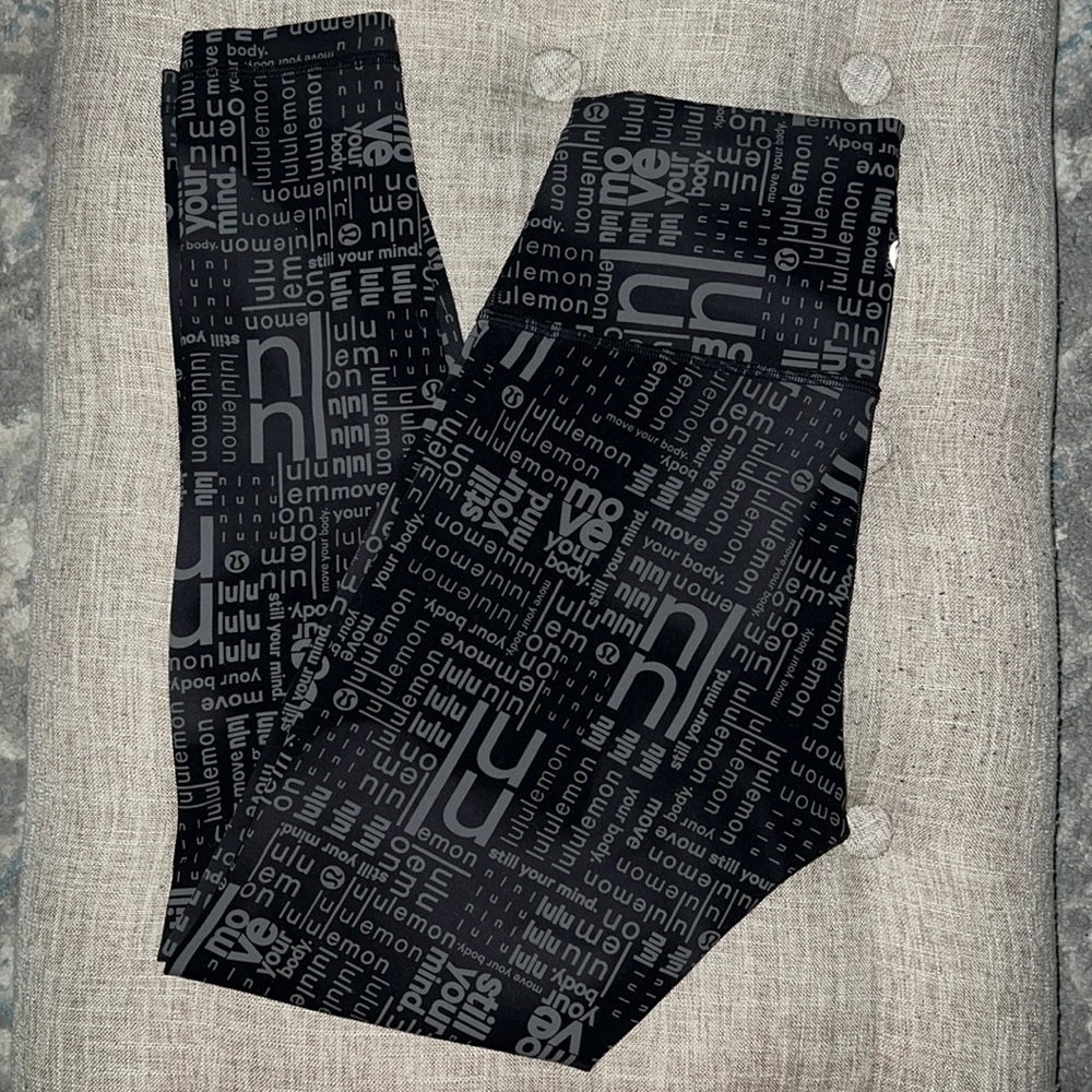 Lululemon Signature Logo Wunder Train Leggings 25” inseam